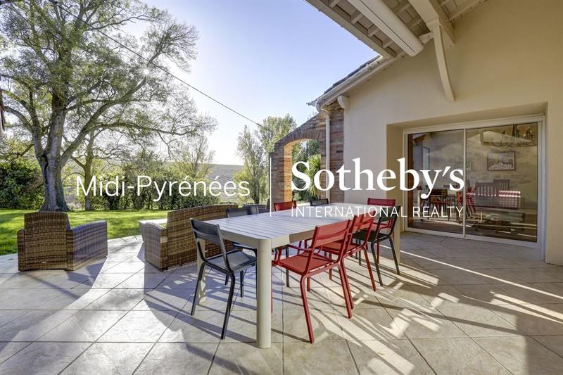 Maison - 296 m² - 7 pièces