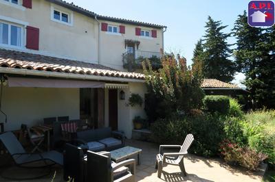 Maison - 230 m² - 9 pièces