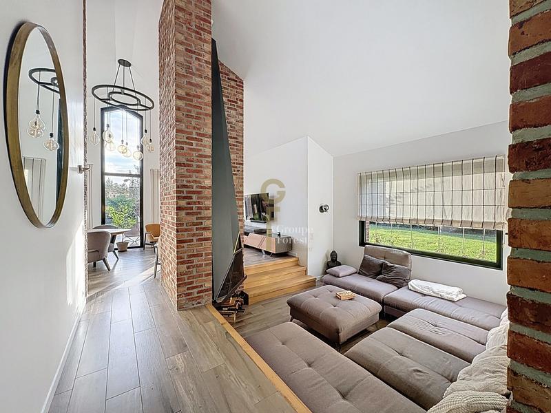 Maison - 183 m² - 12 pièces