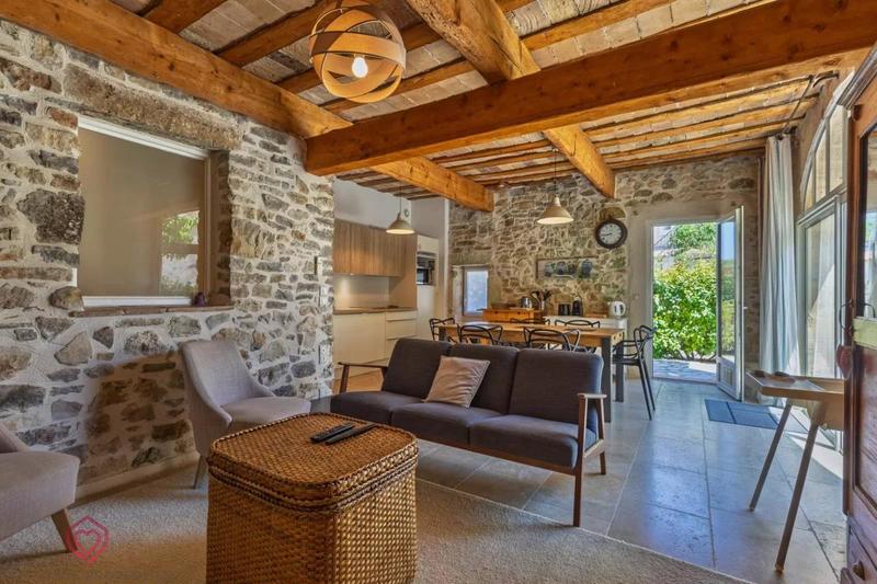 Propriété - 229 m² - 13 pièces