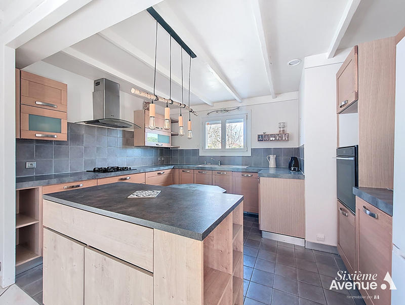 Maison - 142 m² - 7 pièces