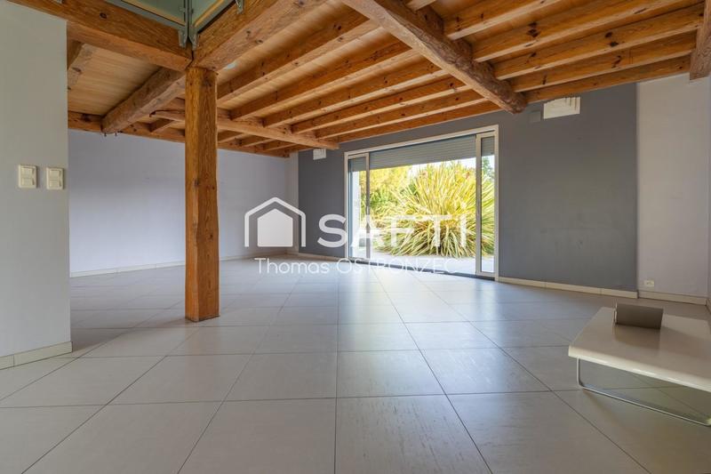 Maison - 180 m² - 6 pièces