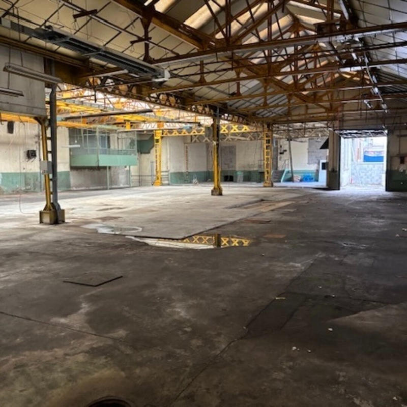 Local d'activité / Entrepôt - 1 800 m²