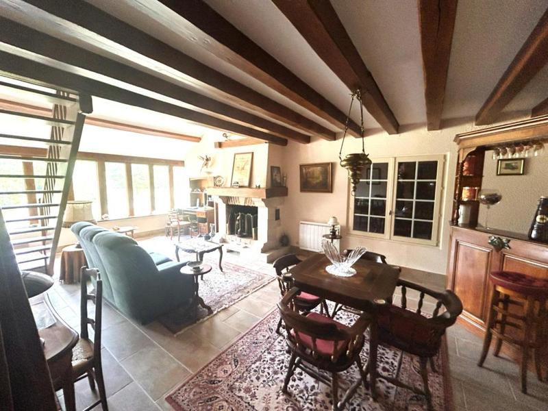 Propriété - 214 m² - 10 pièces