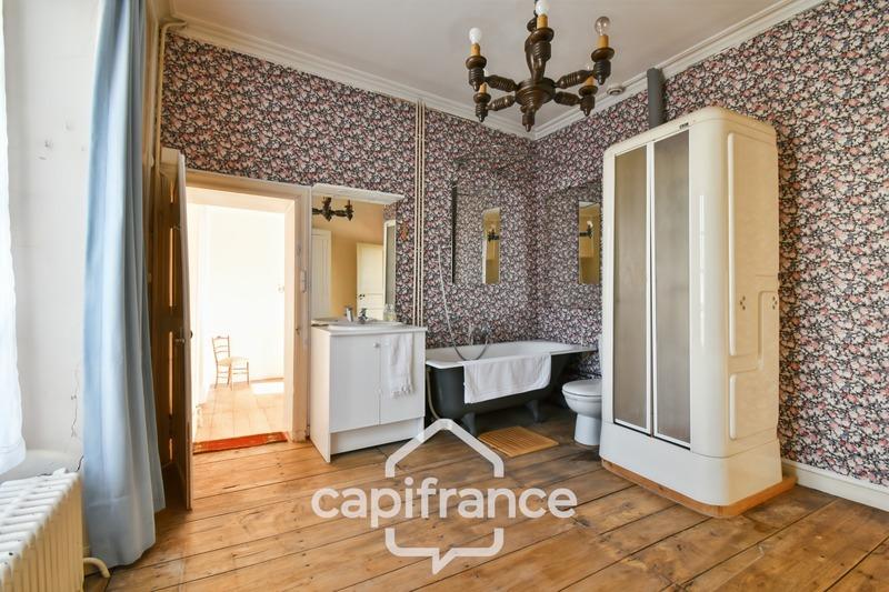 Maison - 325 m² - 12 pièces