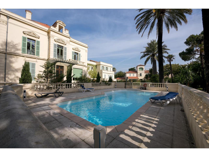 Parking / Garage - 13 m²