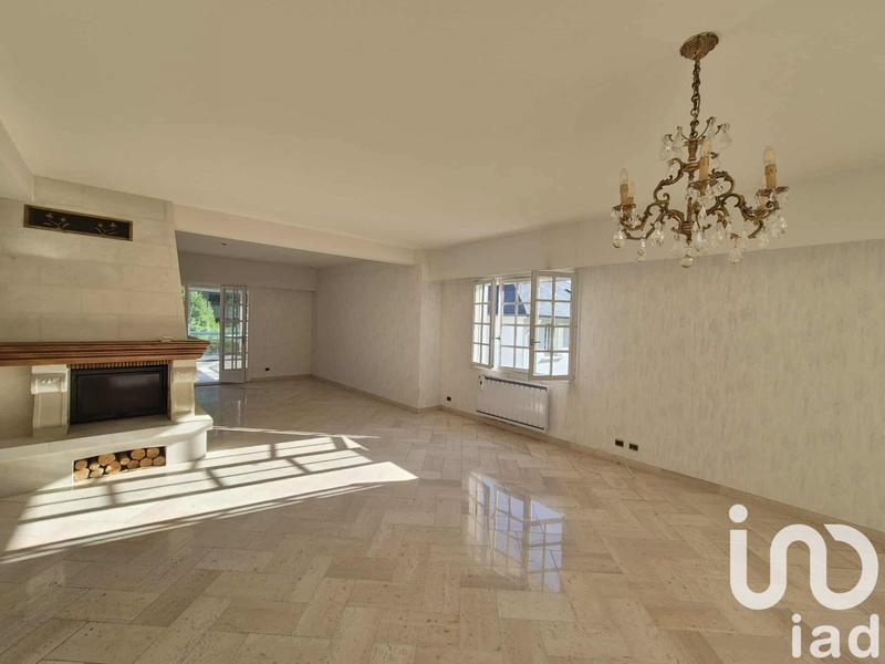 Maison - 265 m² - 6 pièces