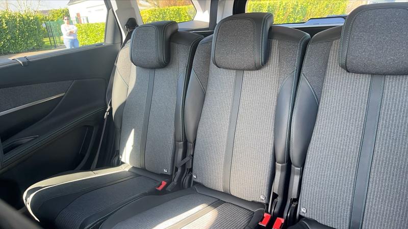 Peugeot 5008 II 1.5 BlueHDi 130 Eat8 Allure Pack