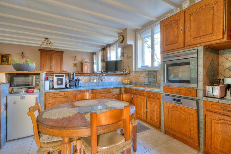 Maison - 280 m² - 14 pièces