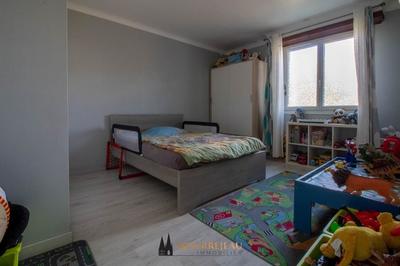 Maison - 280 m² - 9 pièces