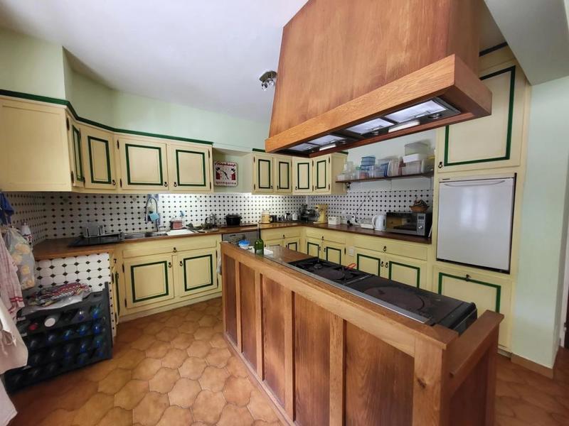 Villa - 292 m² - 9 pièces