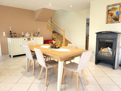 Maison - 235 m² - 8 pièces