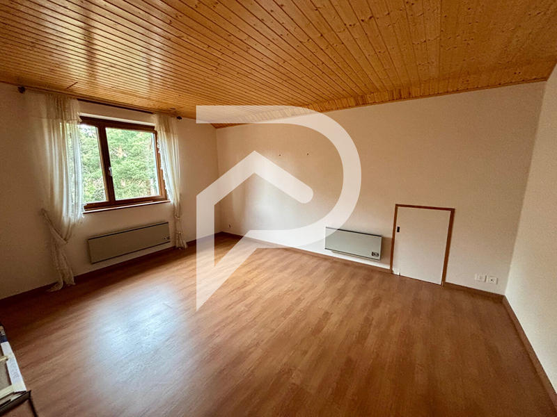 Maison - 215 m² - 10 pièces