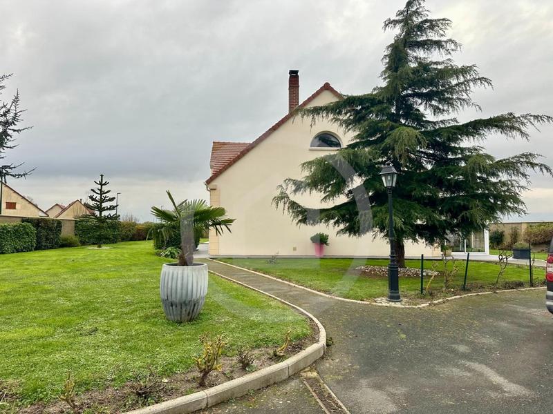 Maison - 196 m² - 7 pièces