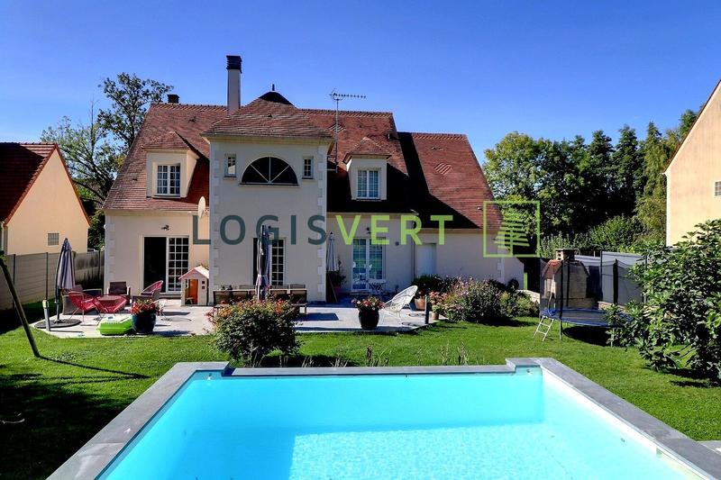 Maison - 352 m² - 8 pièces