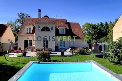 Maison - 352 m² - 8 pièces