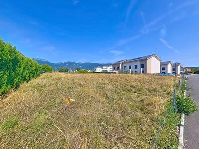 Terrain constructible - 599 m²