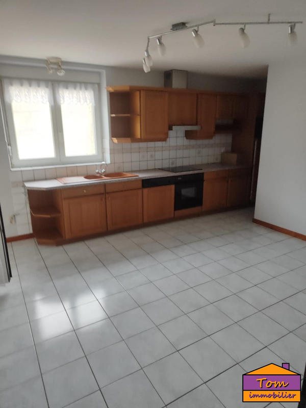 Maison - 240 m² - 10 pièces