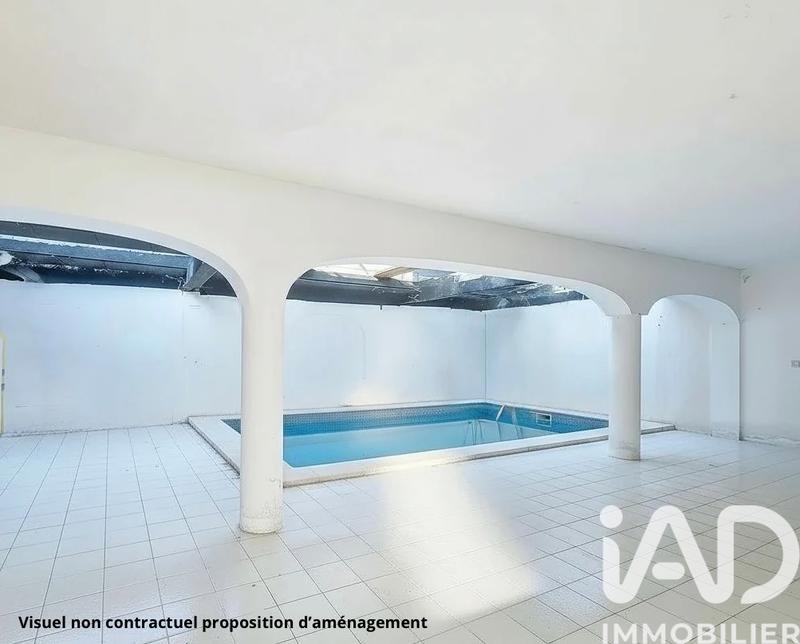 Maison - 223 m² - 11 pièces