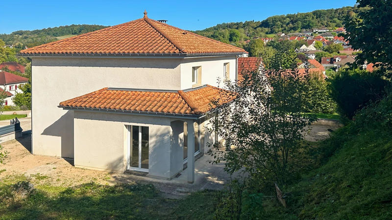 Maison - 122 m² - 6 pièces