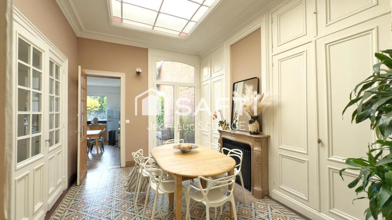 Maison - 201 m² - 6 pièces