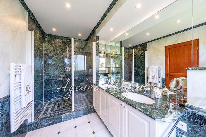 Appartement - 120 m² - 4 pièces