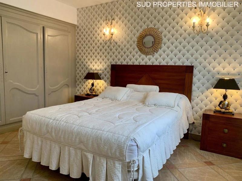 Villa - 297 m² - 7 pièces