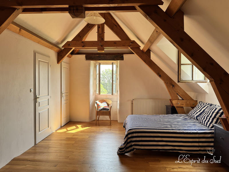 Maison traditionnelle - 1 m² - 6 pièces