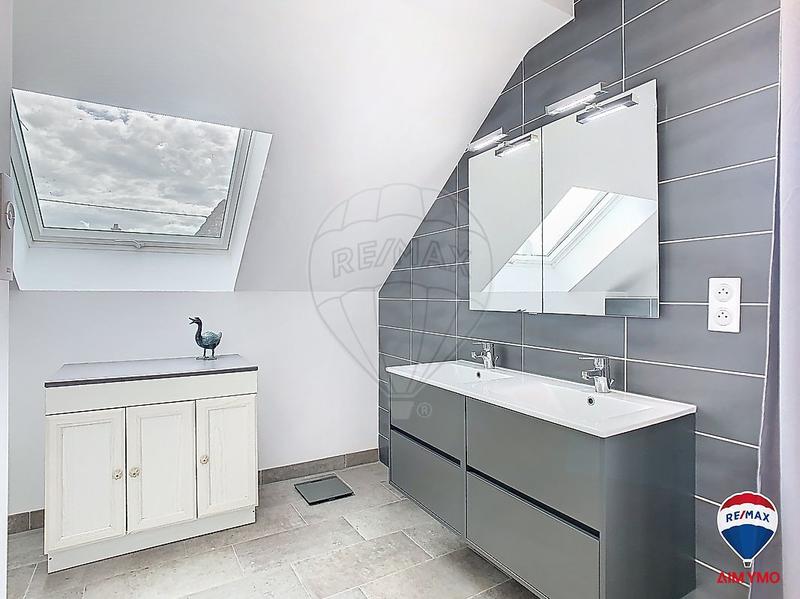 Maison - 140 m² - 5 pièces