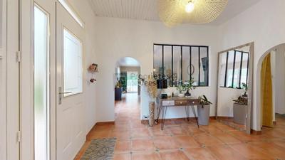 Maison - 260 m² - 9 pièces