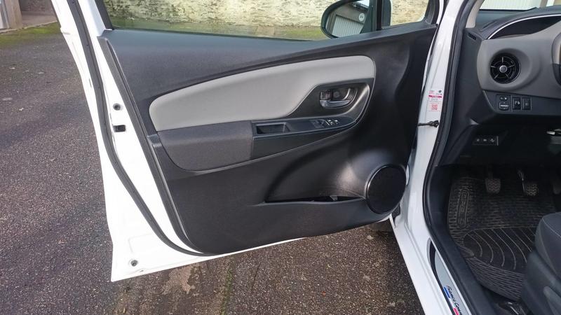 Toyota Yaris 1.5 VVTi 111 France Connect