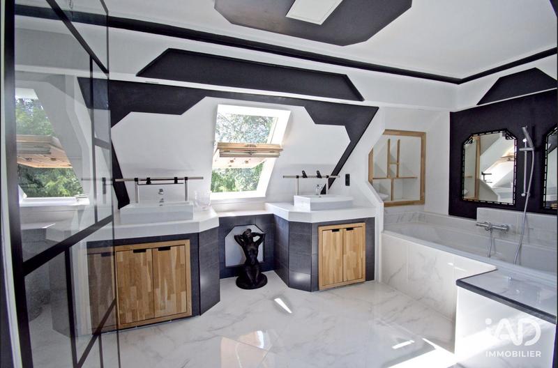 Maison - 191 m² - 11 pièces