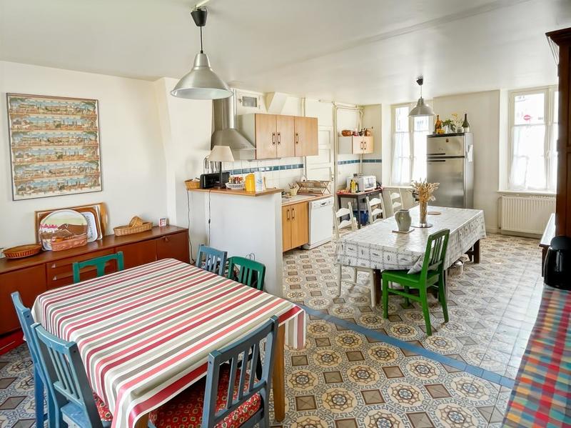 Maison - 301 m² - 11 pièces