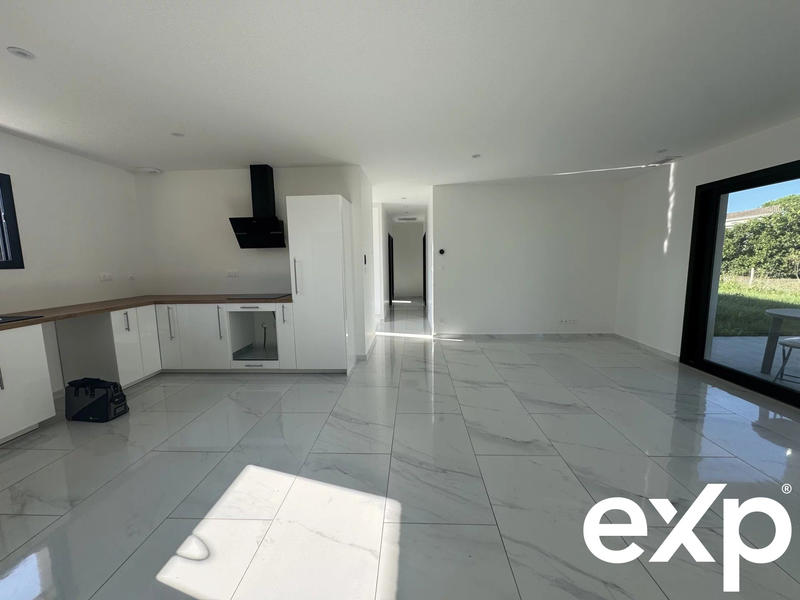 Maison - 98 m² - 4 pièces