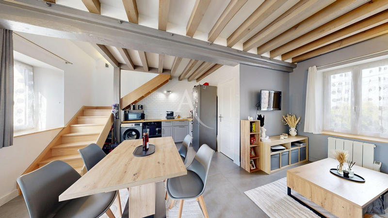 Maison - 204 m² - 9 pièces