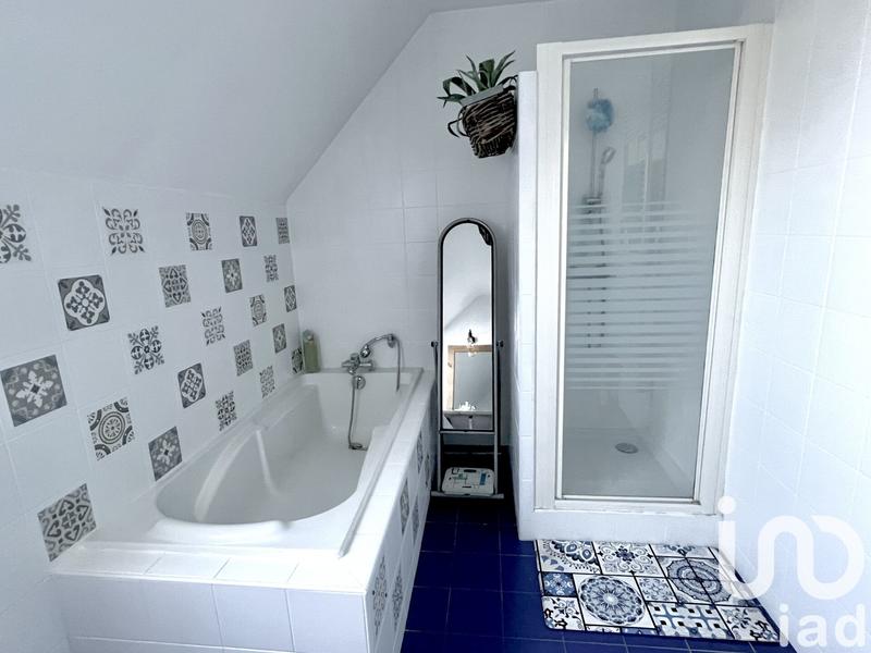 Maison - 230 m² - 7 pièces