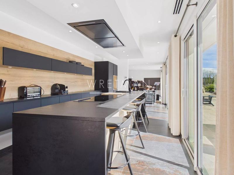 Villa - 203 m² - 5 pièces