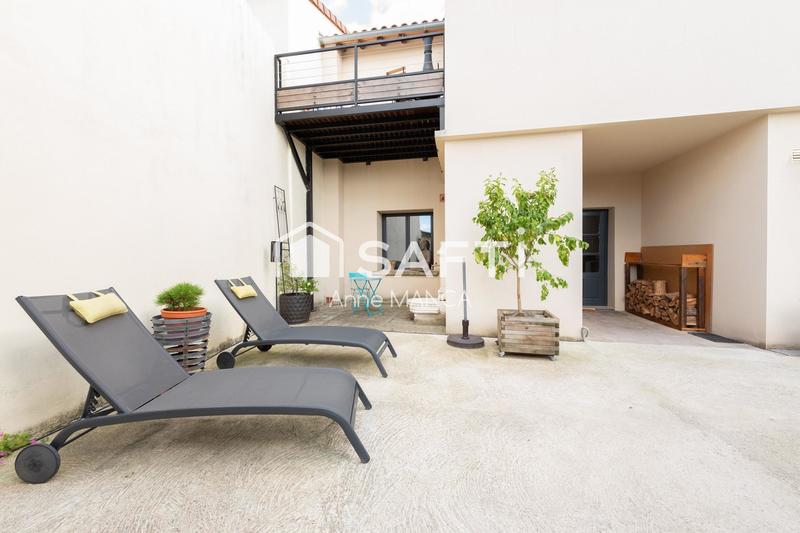 Maison - 234 m² - 8 pièces