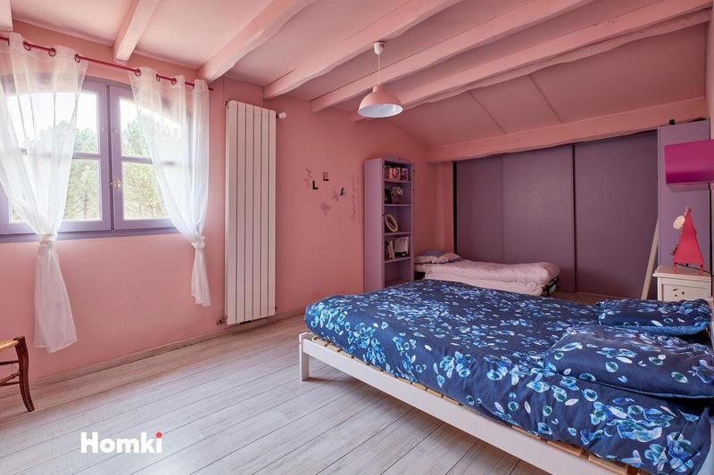 Maison - 203 m² - 7 pièces