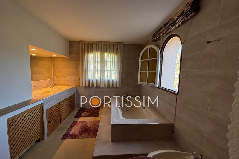 Villa - 150 m² - 4 pièces