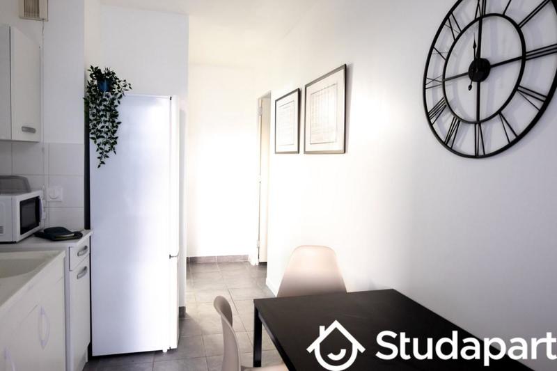 Chambre - 12 m² - 1 pièce