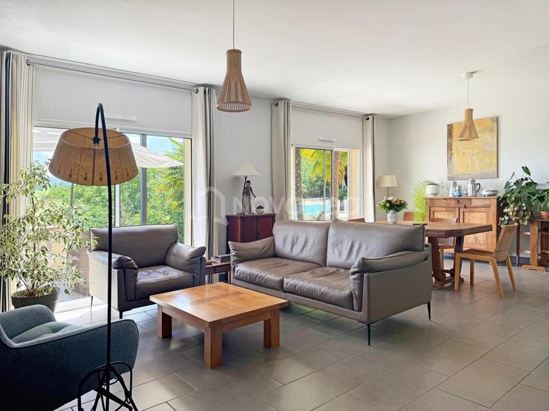 Maison - 160 m² - 7 pièces