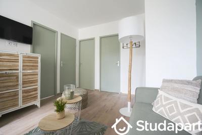 Chambre - 11 m² - 1 pièce