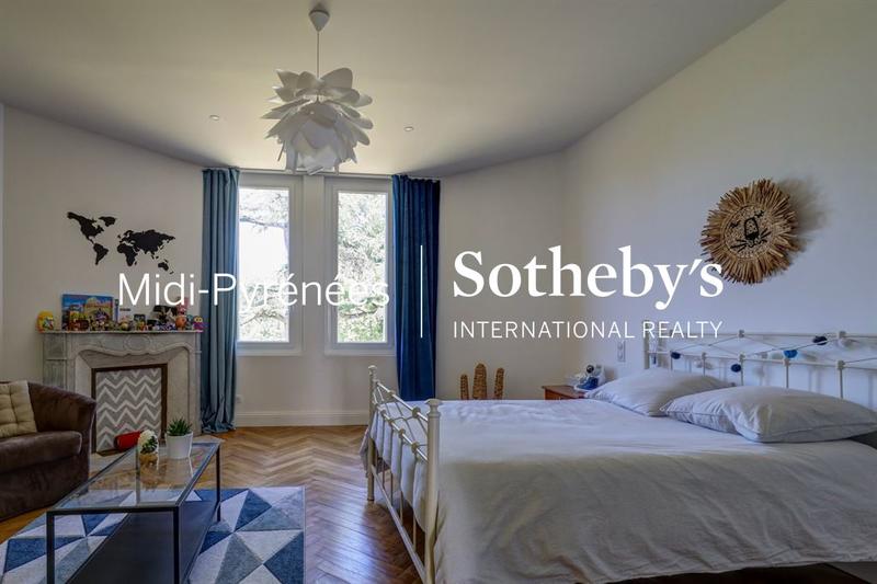 Maison de maîtres - 350 m² - 7 pièces