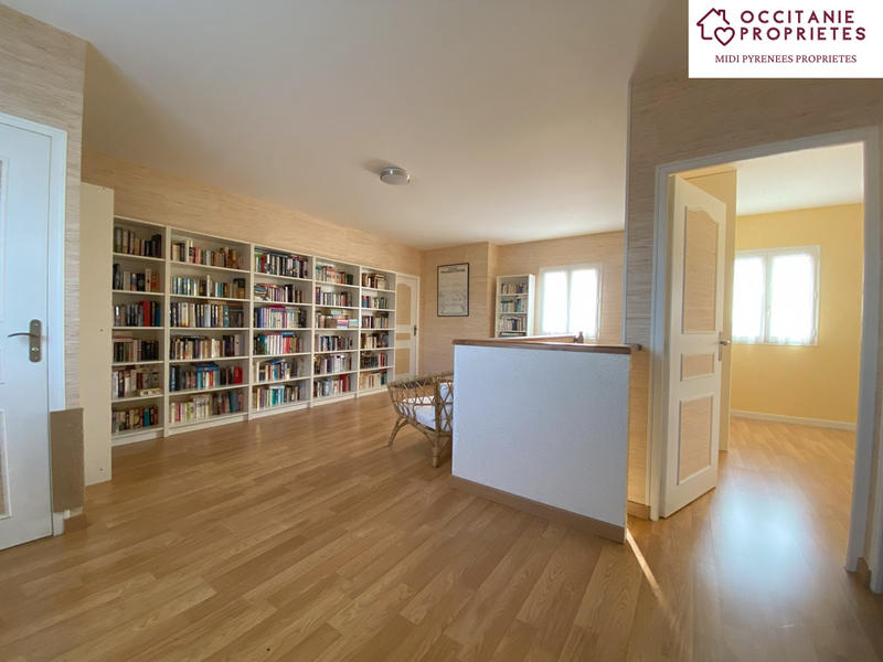 Maison - 211 m² - 5 pièces