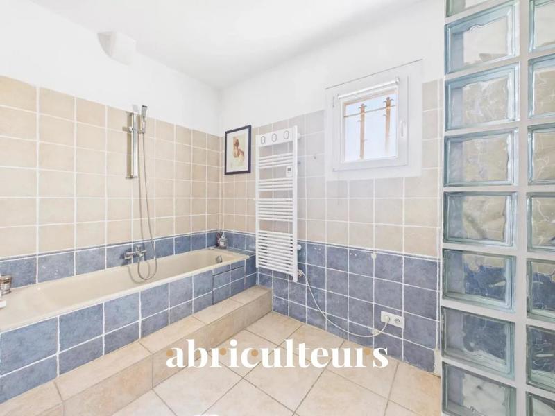 Maison - 192 m² - 7 pièces