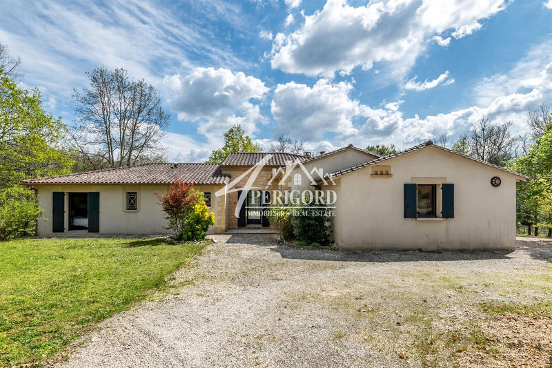 Maison traditionnelle - 180 m² - 6 pièces