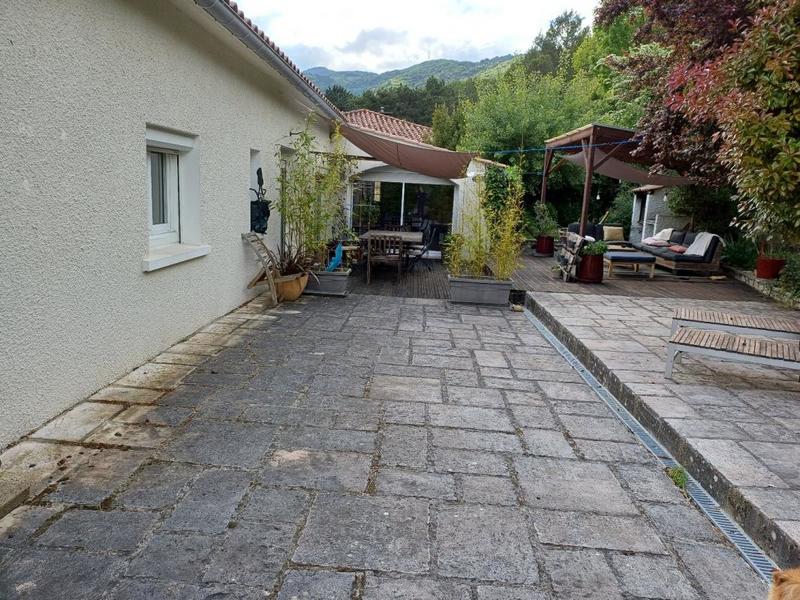 Villa - 200 m² - 8 pièces