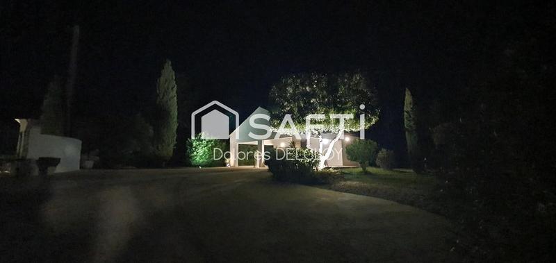 Maison - 202 m² - 7 pièces