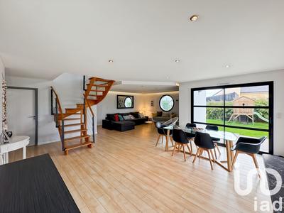 Maison - 137 m² - 7 pièces